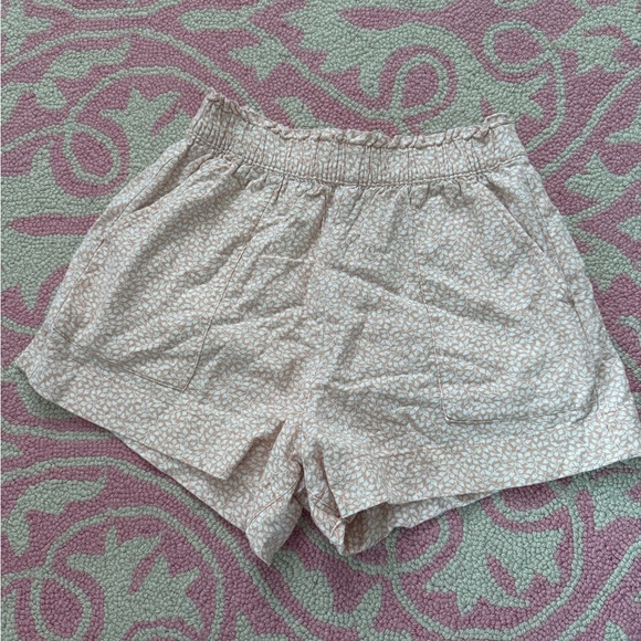 Abercrombie & Fitch Pants - Abercrombie & Fitch High Waist Cream Patterned Shorts